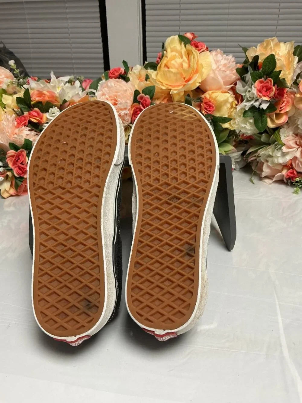 Vans Black Slip-On Sneakers Women’s 9 Men’s 7.5